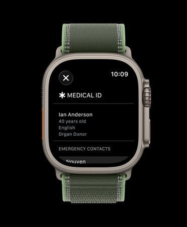 Apple Watch Ultra 3, naturlig finish, titanboett, skärm med Medicinskt ID, terrängloop i neongrönt