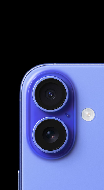 Góc trái của iPhone màu Xanh Lưu Ly với hai ống kính camera xếp chồng lên nhau theo chiều dọc ở mặt sau của điện thoại